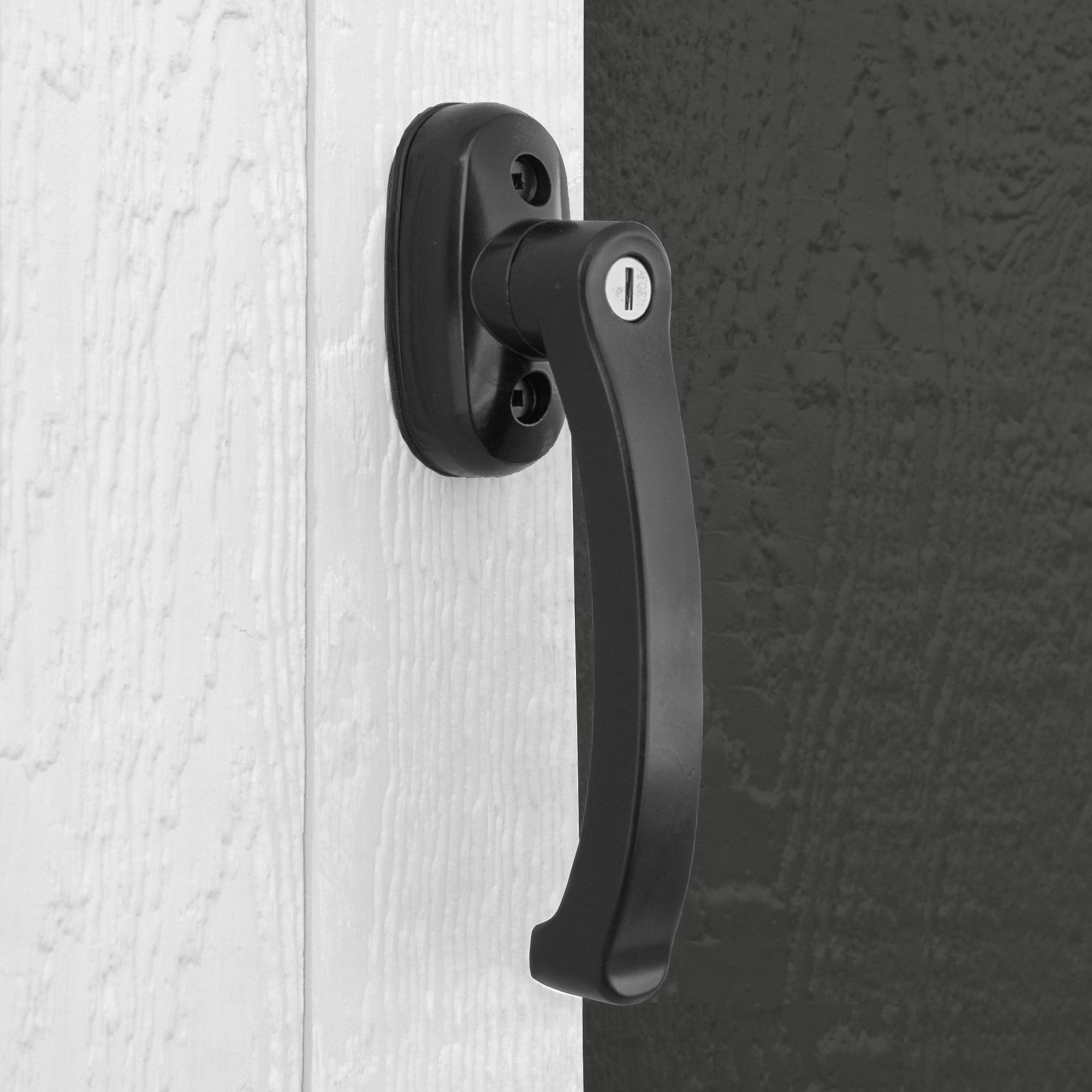 close up of the classic handle on the door 