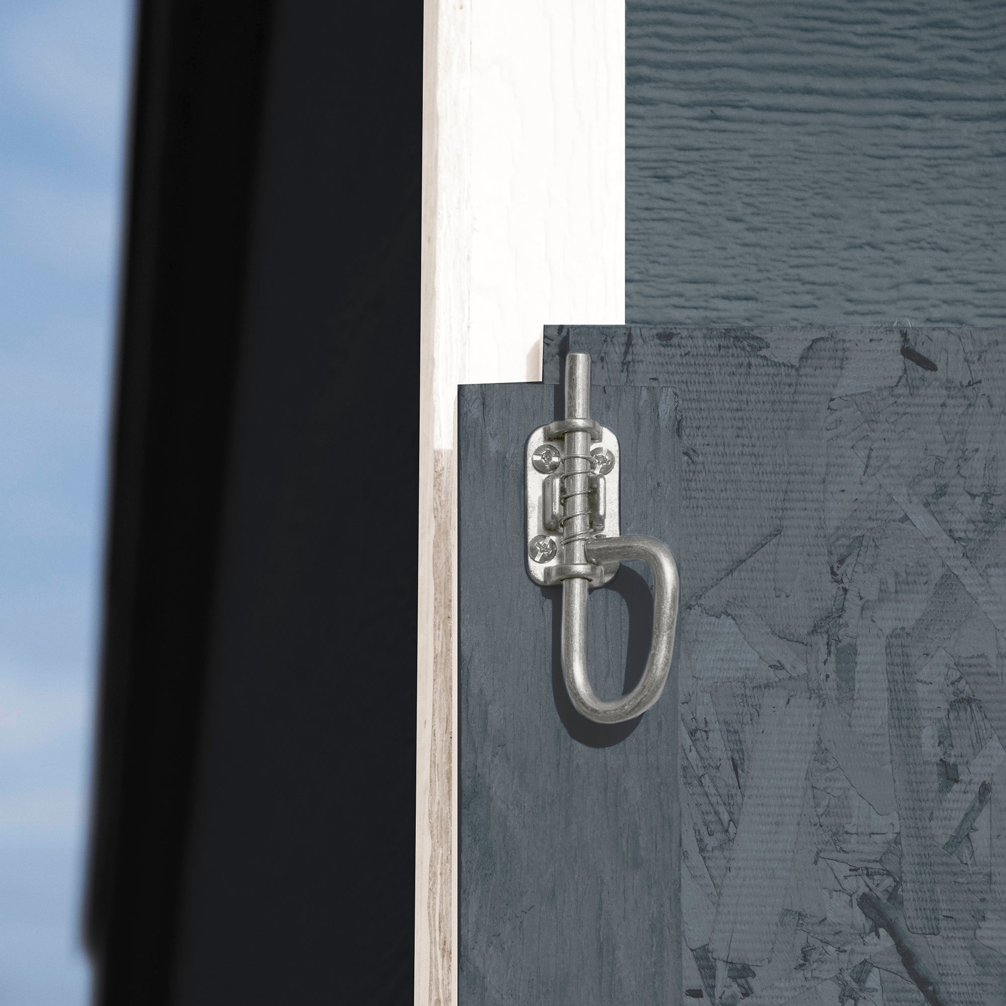 Close up on the lock 